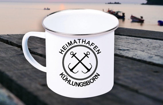 Emaille Becher "Heimathafen Kühlungsborn Urlaub Familie" Tasse Kaffeetasse Kaffeebecher Mug Retro