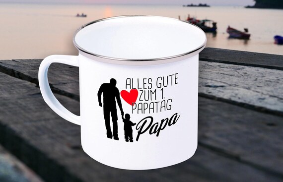 Emaille Becher "Alles Gute zum 1. Papatag Papa Dad Vatertag" Tasse Kaffeetasse Kaffeebecher Mug Retro