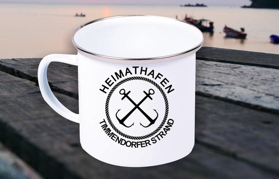 Emaille Becher "Heimathafen Timmendorfer Strand Urlaub Familie" Tasse Kaffeetasse Kaffeebecher Mug Retro