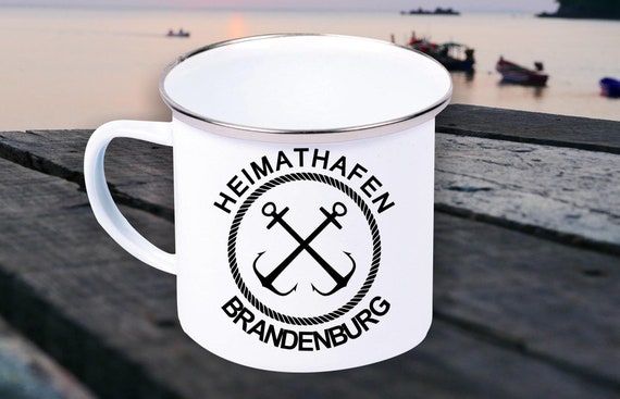 Emaille Becher "Heimathafen Brandenburg Urlaub Familie" Tasse Kaffeetasse Kaffeebecher Mug Retro