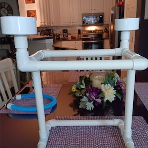 The &quot;Breakfast Bar&quot; Table Top \ Portable Perch w 2 cups, Sml, Med,Lge