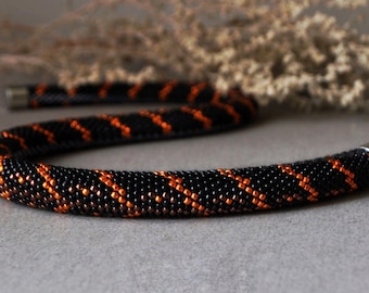 PDF Pattern for bead  orange snake crochet necklace and PNG File Jewelry patterns for fashion necklace beads rope black and orange colors