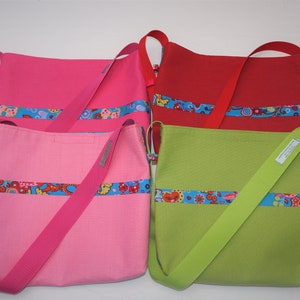 Flötentasche, Klaviertasche, DIN A4  in 4 verschiedene Farben:  Magenta, Rot, Rosa und Grün. Rückseite in Türkis gemuster