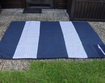 UNIKAT! Picknick Decke Komfort XL 138 X200 cm. Maritim Look in dunkelblau-Grau. Wasserabweisender Unterseite. Gefüttert mit Volumenvlies.
