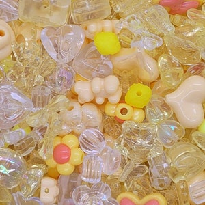 Gelb Mix | Super Kawaii Assorted Mystery Acryl Konfetti Perlensuppe für Fairy Kei, Decora, Kandi, Schmuck, Handwerk, Geschenke & mehr