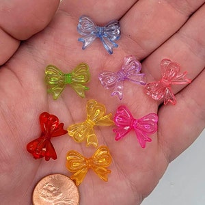 50 pcs Clear Rainbow Acrylic Bow Knot Beads ~ Multicolored Kawaii Plastic Bowtie Beads for Crafts Kandi Fairy Kei Jewelry Making 18mm