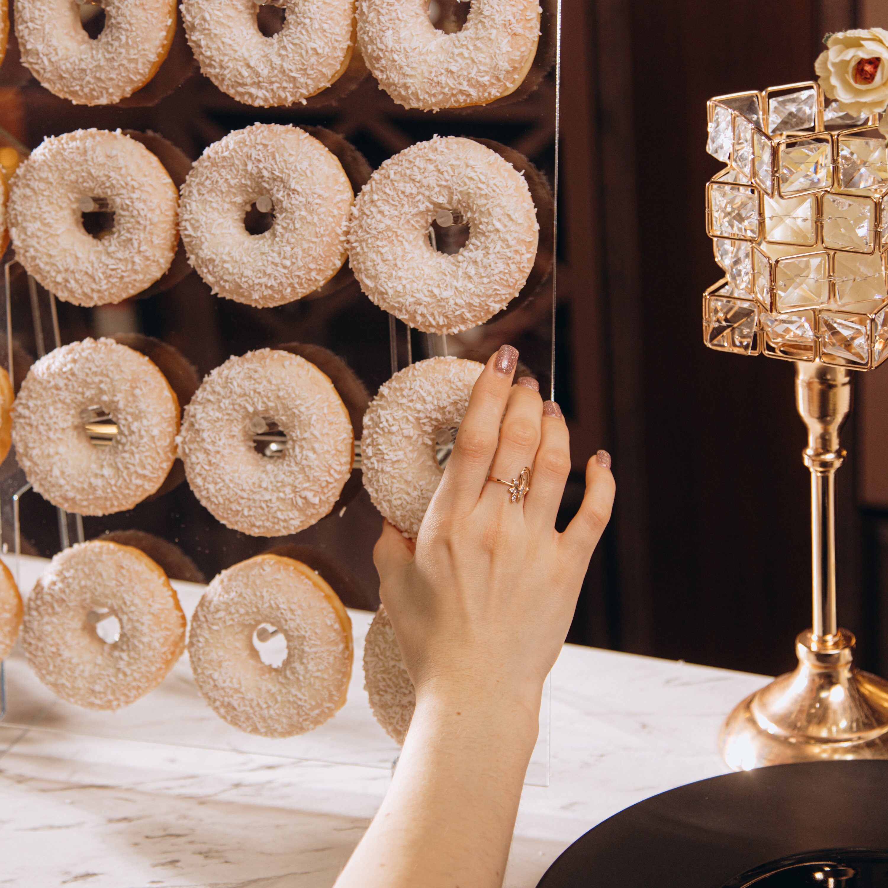 Acryl Donut Ständer 2-tlg. - Transparente Display-Ständer Mit Staffelei Für Partys