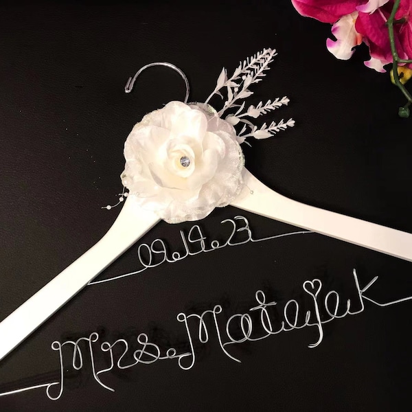 Wedding Hanger with date, Bridal Hanger,Personalized wedding Hanger,Bridesmaid Hangers,Custom Made Hanger,Mrs Hanger,Shower Gift,name hanger