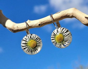 Ohrringe ~ Echte Blüten Gänseblümchen ~ Silber Ohrhänger, Ohrringe Blumen, Geschenk für Frauen, handgemachter Schmuck, Blumen Ohrringe