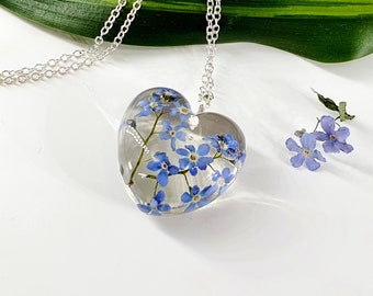 Kette Vergissmeinnicht, Herz Anhänger, Geschenk für Frauen, Herz Halskette, Resin Halskette, Muttertags Kette, Halskette Blumen, Braut Kette