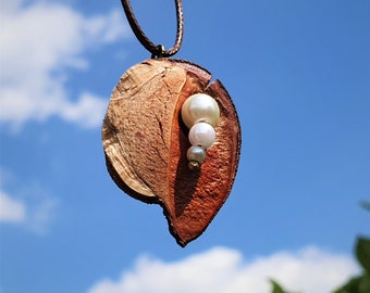 Kette ~ Hakea & Perlen ~ Kette Holz Anhänger, Naturschmuck, Geschenk für Frauen, handgemachte Kette, Perlen Halskette, Hakea Perlen Kette