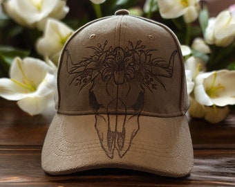 Hecho a pedido: sombrero de calavera de toro con flores quemadas a mano y lirios, gorra vaquera estilo western, sombrero bohemio chic, regalo único.