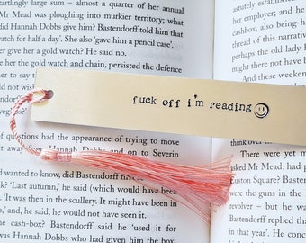 Marcapáginas de metal con sello a mano "Fuck Off", regalo para amantes de los libros, regalo para ella, Bookstagram, regalo para lectores, marcapáginas divertido, regalo para amantes de los libros