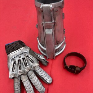 Army of Darkness Ash Mechanical Hand image 2