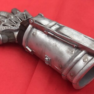 Army of Darkness Ash Mechanical Hand image 5