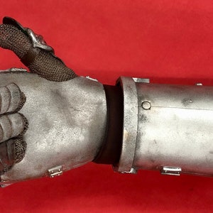 Army of Darkness Ash Mechanical Hand image 7