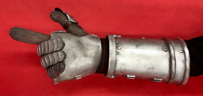 Army of Darkness Ash Mechanical Hand image 7