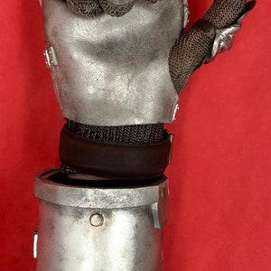 Army of Darkness Ash Mechanical Hand image 8