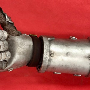 Army of Darkness Ash Mechanical Hand image 10