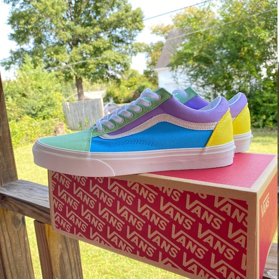 Aterrador estar calcio Custom Pastel Painted Vans - Etsy