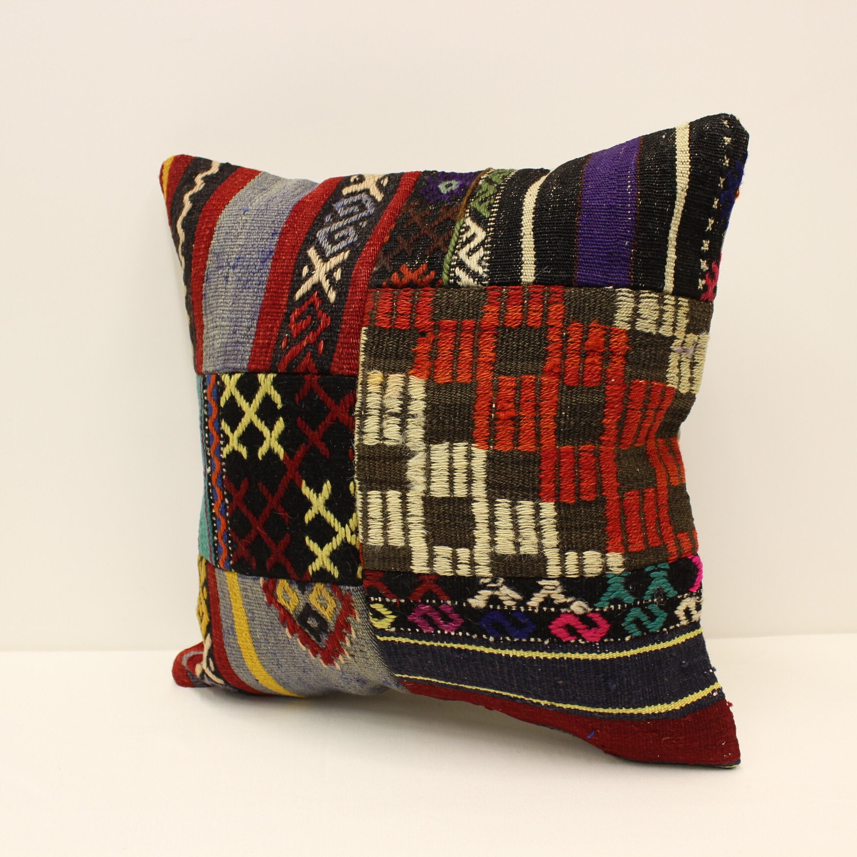 トルコクッション　ヴィンテージパッチワーク パッチワークキリム クッションカバー：ヴィンテージトルコラグ