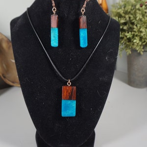 Blue Swirl and Exotic Wood Earring and Pendant Set