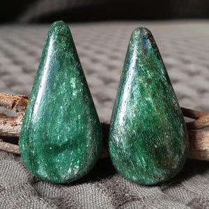 7.08 Mermaid Fuchsite with blue Kyanite cabochon Russian look my IG Freakenfru Dmitrii Danilov crystal Green Forest stone from Russia stone