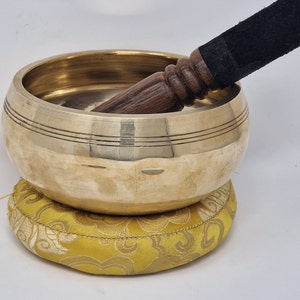 Handmade Plain Singing Bowl, Large Tibetan Singing Bowl, Himalayan Bowls, Meditation, Healing, relaxation Daimeter from 8cm to  12 cm