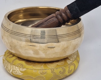 Handmade Plain Singing Bowl, Large Tibetan Singing Bowl, Himalayan Bowls, Meditation, Healing, relaxation Daimeter 14 cm