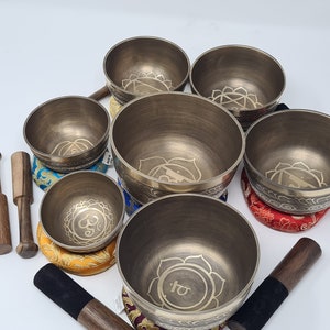 Singing Bowl Sets of 7- Handmade Tibetan Chakra healing Singing Bowl for Meditation, Sound, Peace, Mindfulness, Yoga, Seven Chakra Bowls