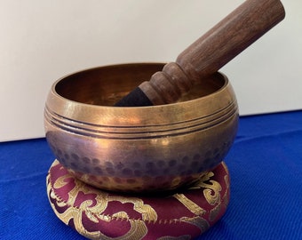 Hand Beaten Singing Bowl , Tibetan, Himalayan Gupla Singing Bowl for Meditation, Sound, Peace and Love, Mindfulness YogaChakra Healing UK