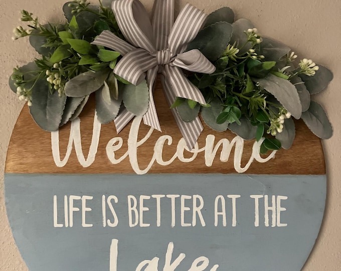 Handmade Wood Welcome Sign: 14" Circle Plaque