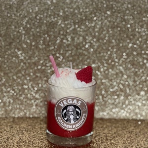 Vela de soja con aroma a Frappuccino de fresa inspirada en Starbucks de Vegas Golden Knights, 8 oz