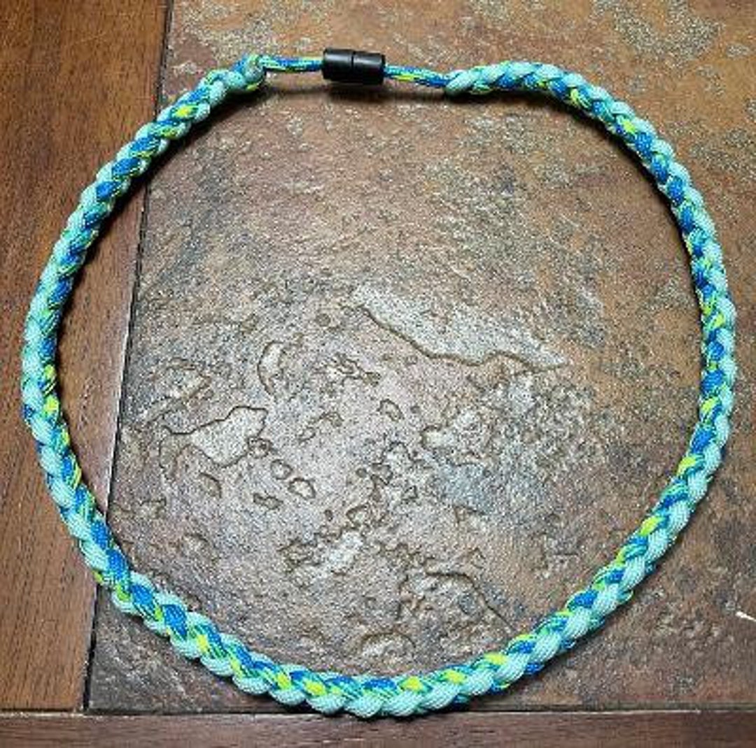 Paracord necklace 2024 for sale