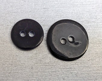 7x mother-of-pearl buttons - Black lacquered - 2 sizes to choose from - Buttons