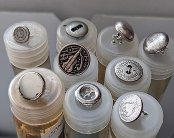 small buttons, silver-colored buttons - 9 mm to 14 mm, number and size in the selection