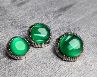 7x / 11x plastic buttons - green with silver-coloured border - 2 sizes to choose from - shank button - buttons