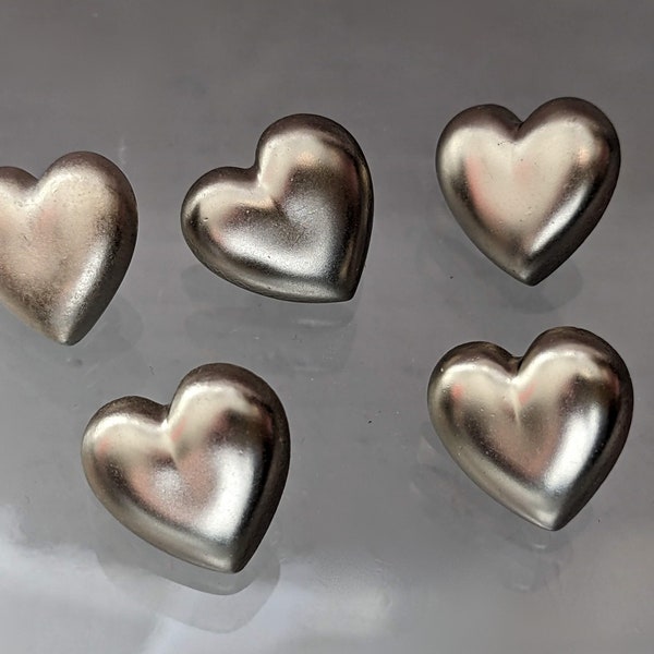 5x traditional buttons - plastic heart silver matt - 15 mm