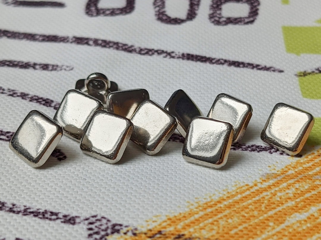 Lot De 14 Boutons Vintage En Métal Doré - Tailles 1,3 Et 1,8 Cm - Réf. 403