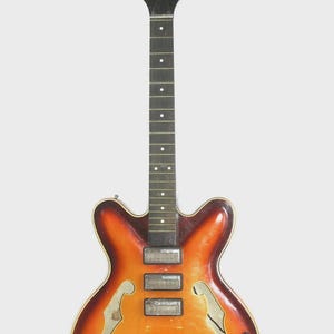 Vintage sovjetisk Maria 12-strängad halvakustisk gitarr Sovjetunionen sällsynt retroinstrument