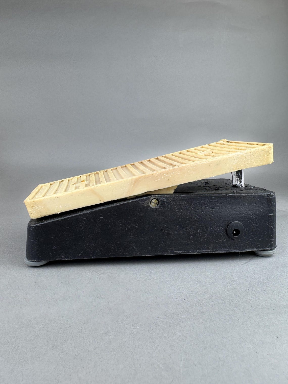 Soviet Wah Wah Pedal Vintage USSR Guitar Synth Effect Expression Pedal Serviced 9V, photo 4 of 5
