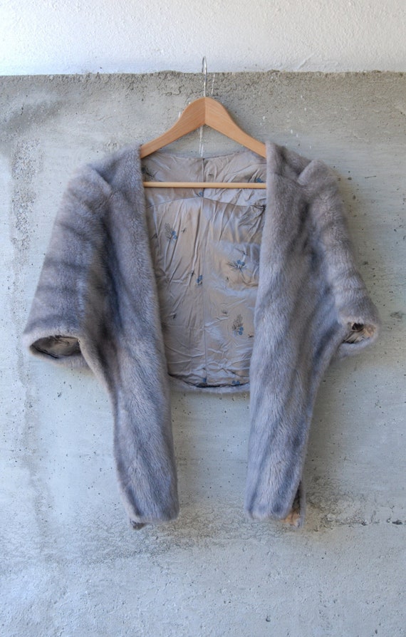 Gray faux fur shawl | vintage fur shawl | retro f… - image 1