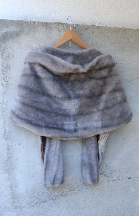 Gray faux fur shawl | vintage fur shawl | retro f… - image 3