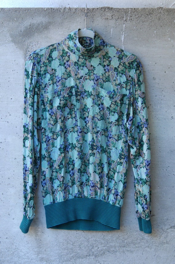 Silk green paisley long sleeve top made in Italy |