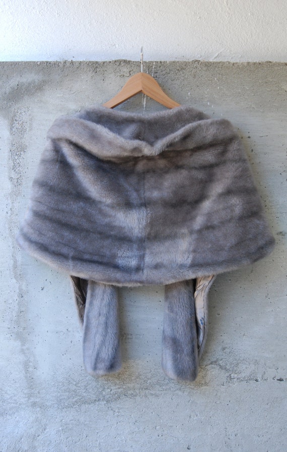Gray faux fur shawl | vintage fur shawl | retro f… - image 5