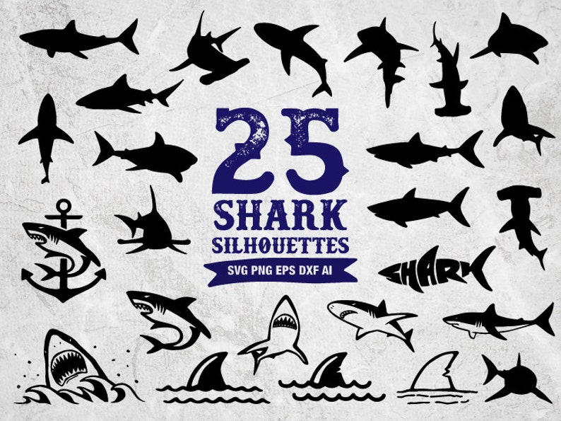 Pu&ograve; includere: Un set di 25 silhouette di squali nere in varie pose. Il testo "25 Shark Silhouettes" &egrave; visualizzato in blu con sfondo bianco. Il testo "SVG PNG EPS DXF AI" &egrave; visualizzato in bianco con sfondo blu.