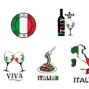 Peut inclure: Une collection de graphismes sur le th&egrave;me italien, comprenant un timbre avec le drapeau italien et les mots "Made in Italy", une bouteille de vin avec le mot "Italy" et un verre de vin avec le drapeau italien, deux verres &agrave; vin avec le drapeau italien, une assiette de p&acirc;tes avec une fourchette, une carte de l'Italie avec le drapeau italien, et les mots "Viva", "Italian", et "Italy".