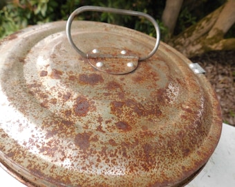 Old Baking Pan Pudding Mold Rust Garden Baking Shabby Chic