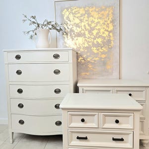 Refinished Beige Bedroom Set: Solid Wood Nightstands & Chest Dresser