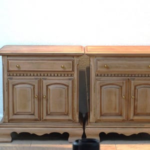 1970s Ethan Allen Heirloom Nightstands: French Louis Style, Mint Green - Pair